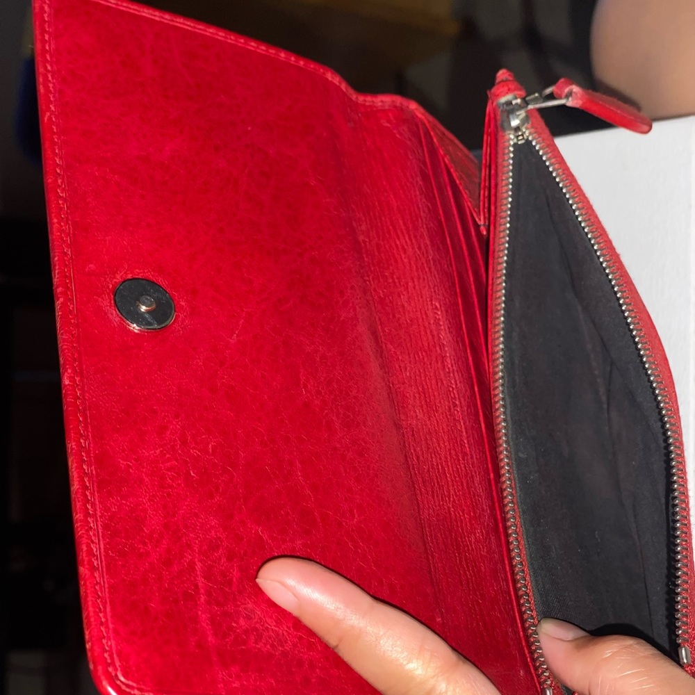 SOLD!!!



Used Balenciaga wallet in red